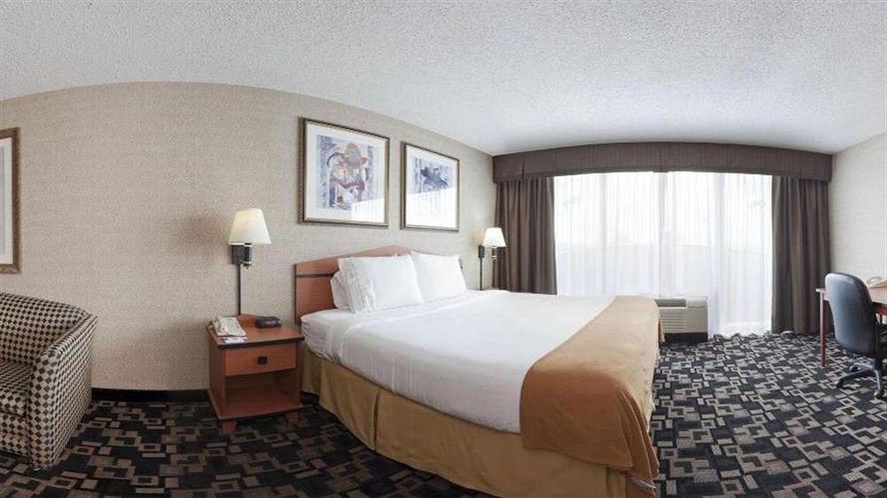 Comfort Inn & Suites Greenwood Near University Buitenkant foto