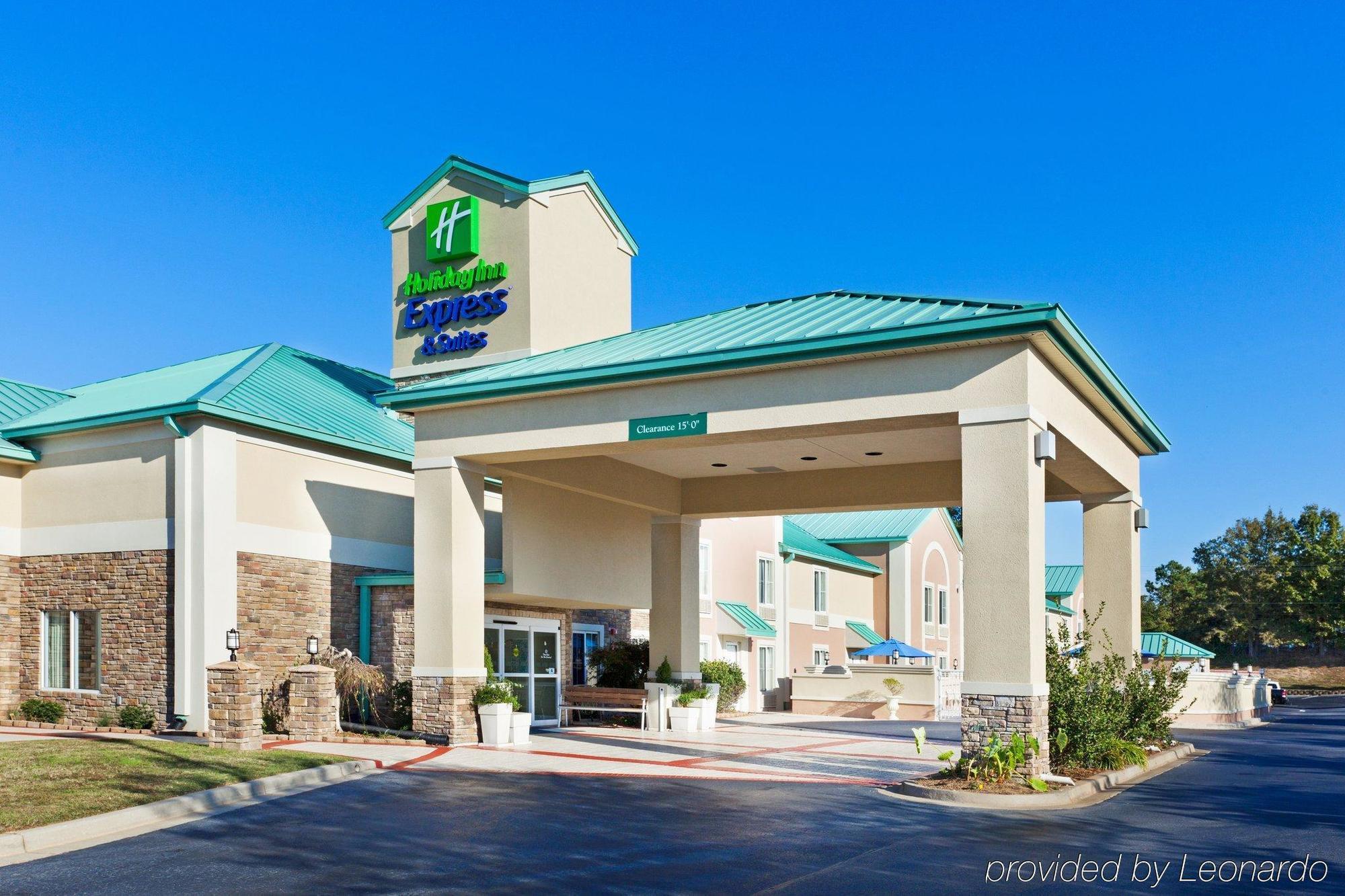 Comfort Inn & Suites Greenwood Near University Buitenkant foto