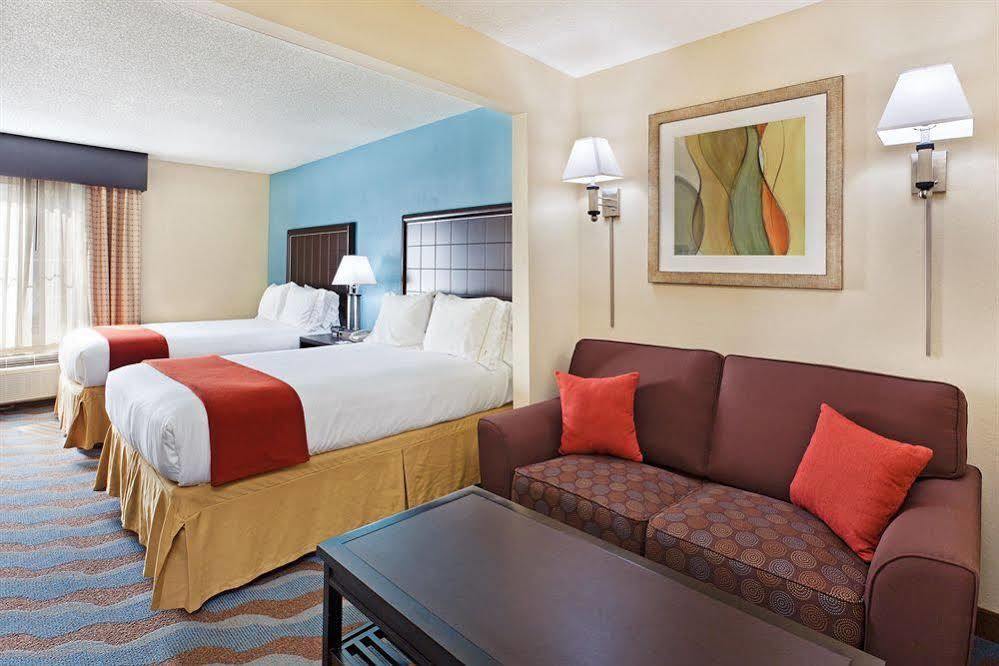 Comfort Inn & Suites Greenwood Near University Buitenkant foto